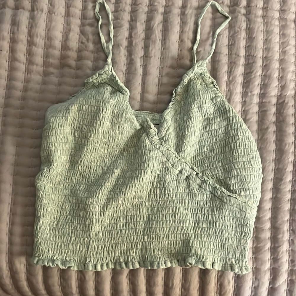 Cute Hollister crop!
